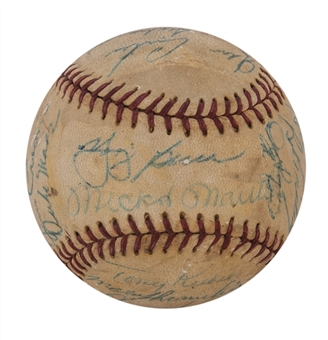 1959 New York Yankees Team Signed Baseball With 23 Signatures Including Roger Maris, Yogi Berra and Elston Howard (Beckett)